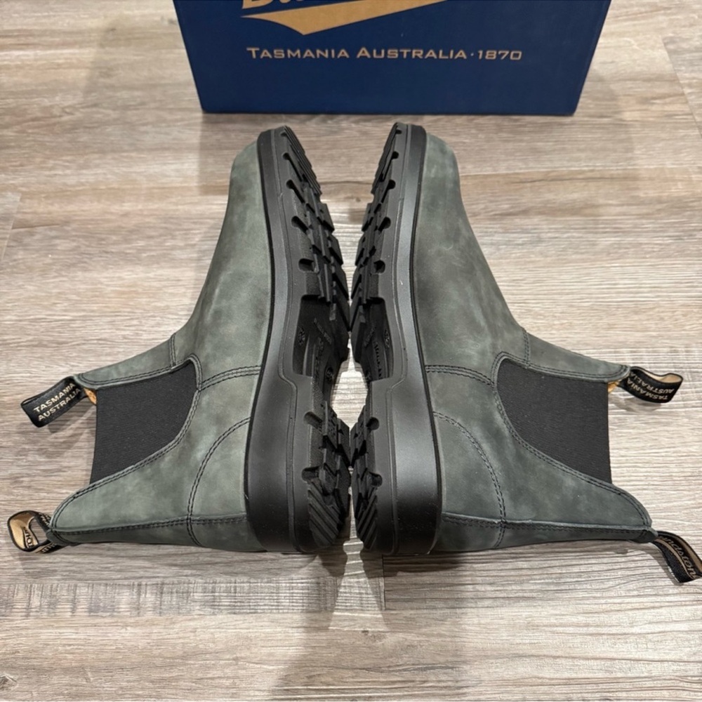 Blundstone BL 587 Chelsea Suede Rustic Black Leather Boots - Picture 6 of 12